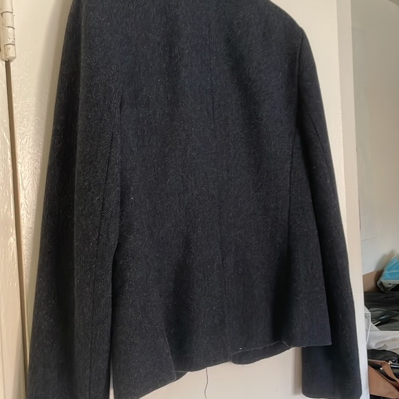 Beautiful jacket - Picture 5 of 11